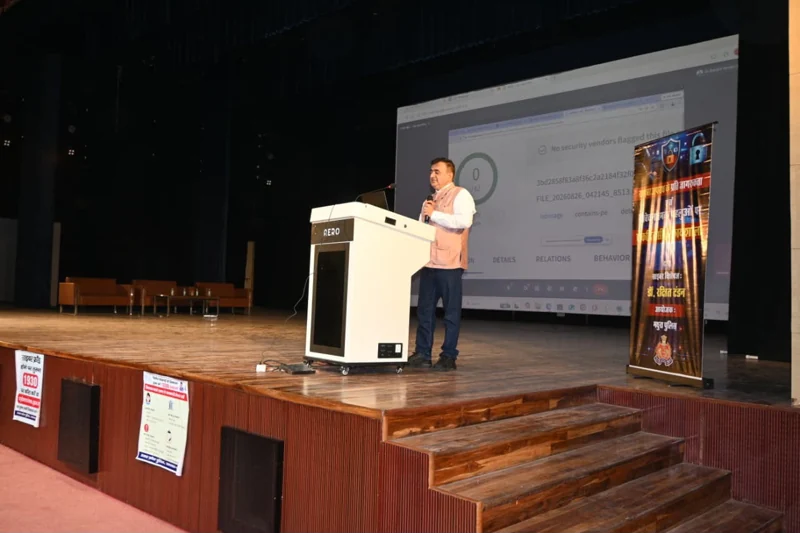 Rakshit Tandon presenting at a cyber-awareness workshop for police officers
